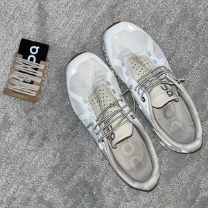 Like new tan on cloud running shoes